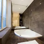 Allinlyon | Balneo Premium Terreaux شقة ليون