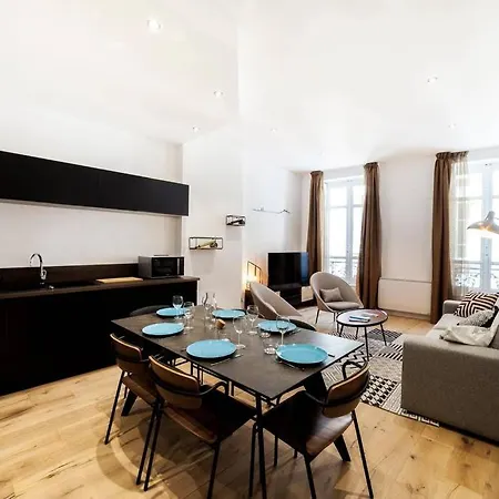 Pur bonheur Hôtel de ville - clim et balnéo AIL Apartamento *