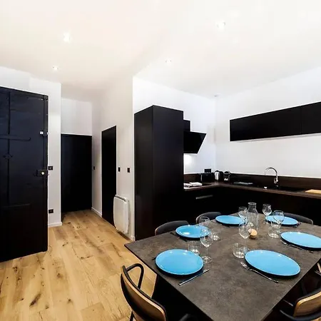Pur bonheur Hôtel de ville - clim et balnéo AIL Apartamento *