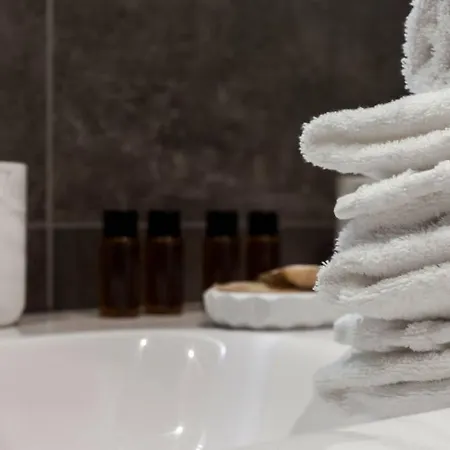 Pur Bonheur De - Clim Et Balneo Ail Apartment